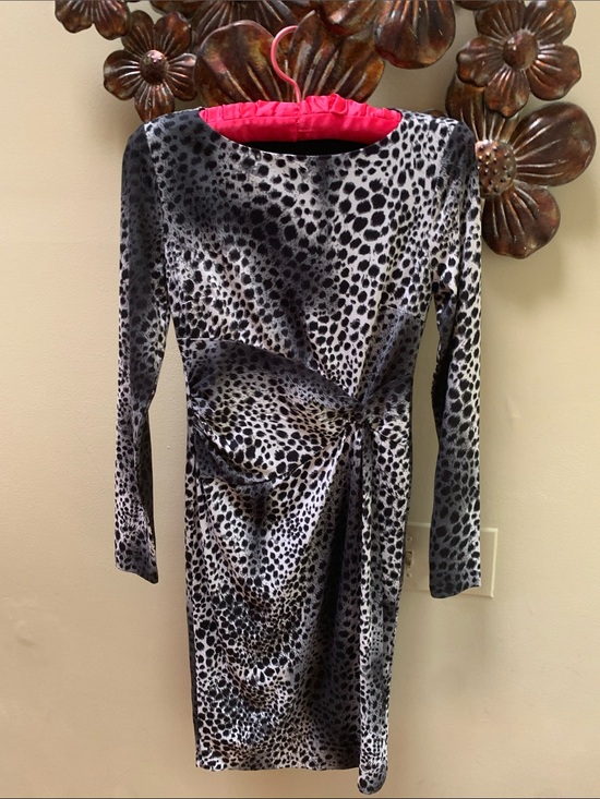 Carmen Marc Valvo Dresses & Skirts - Carmen Marc Valvo Black & Gray Animal-Print Long Sleeve Twist-Waist Dress